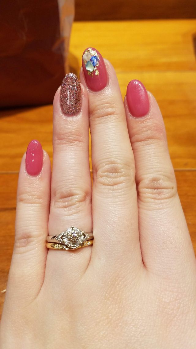 Vラインの結婚指輪なら異なるブランドでもOK