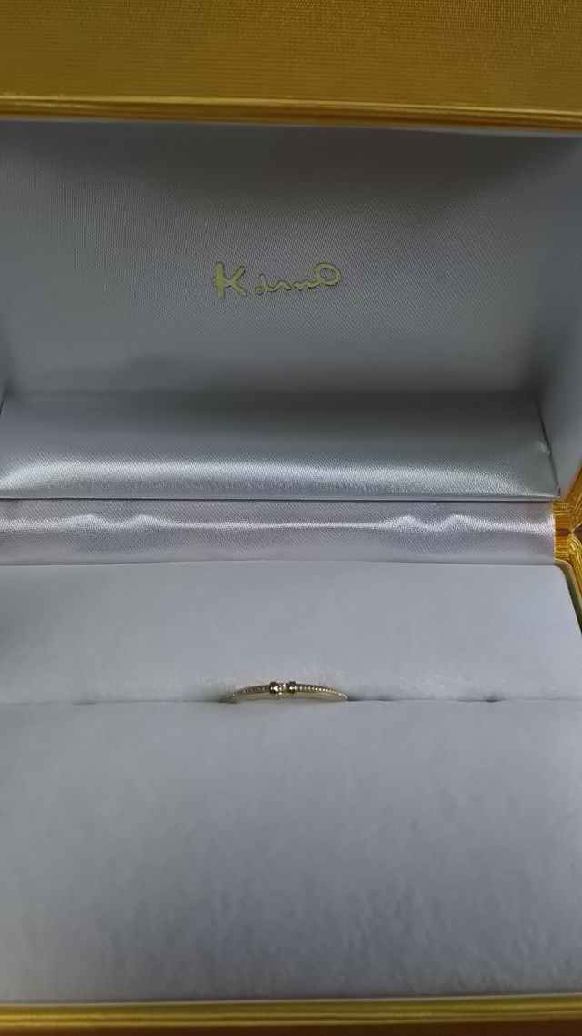 ピンクゴールドとダイヤモンドのリングです