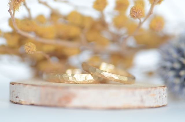 アンティーク加工でマットな指輪にしました。