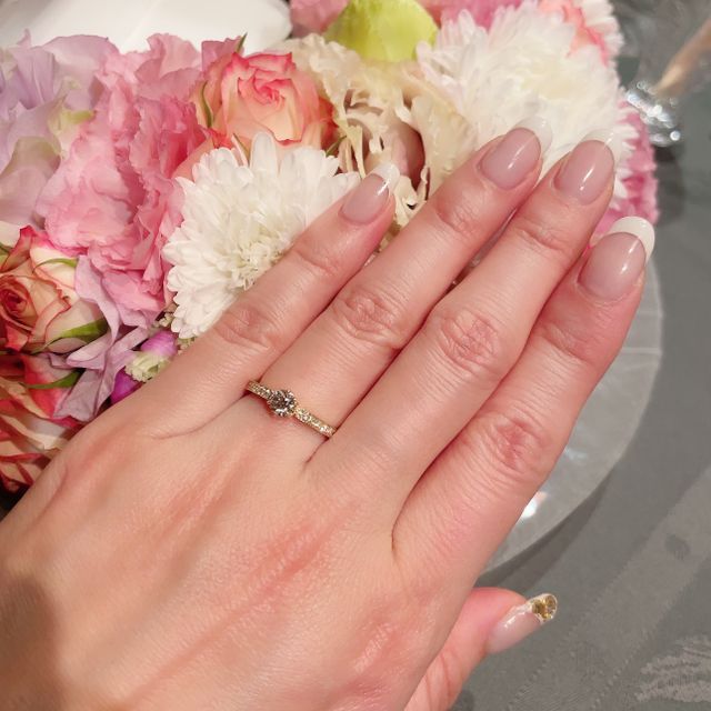 イエローゴールドの婚約指輪です！