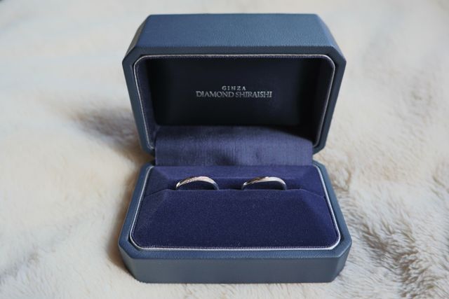 緩やかなウェーブで少し細身なデザイン