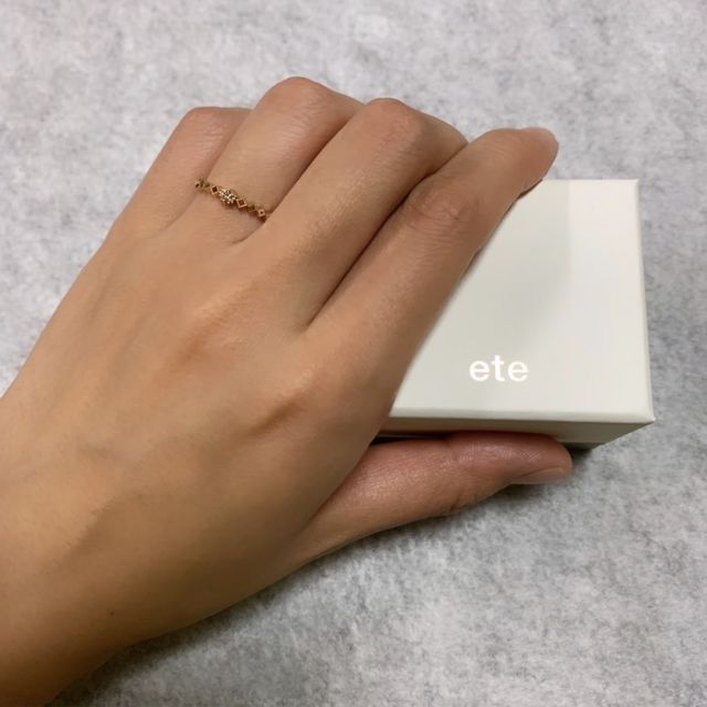 着用画像とボックスの写真です。