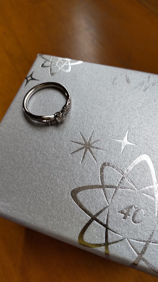 特別感のある婚約指輪