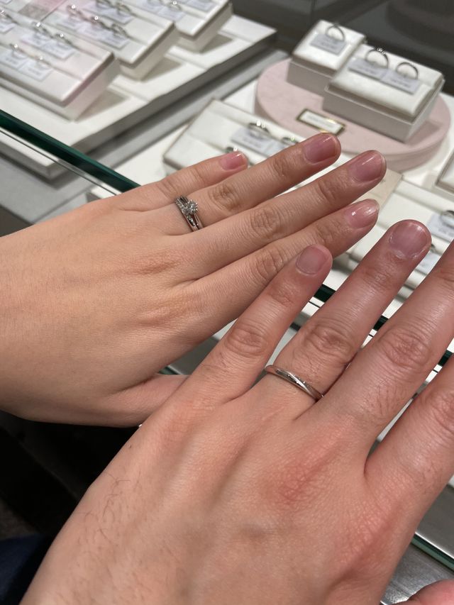 ヘラクレスというリングをセットリングで購入しました。