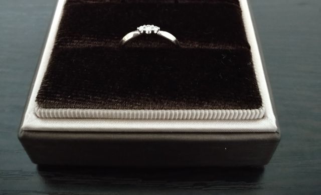 箱に入った状態です。上には旦那分のがあるので切り取りました。