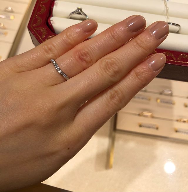 結婚指輪を着用した際の写真です。