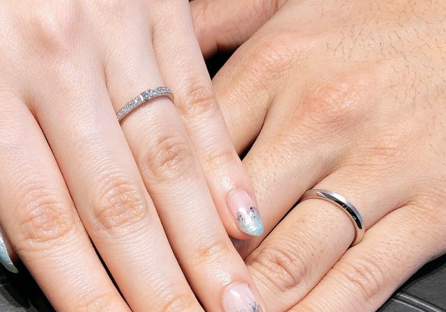 センターが大きめダイヤのハーフエタニティ