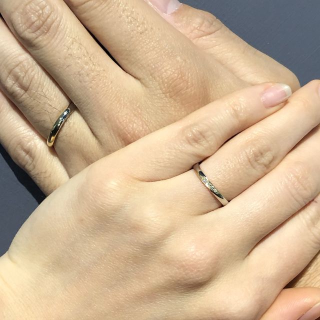 ゴールドとシルバーのミックスで遊び心もあり素敵なデザイン