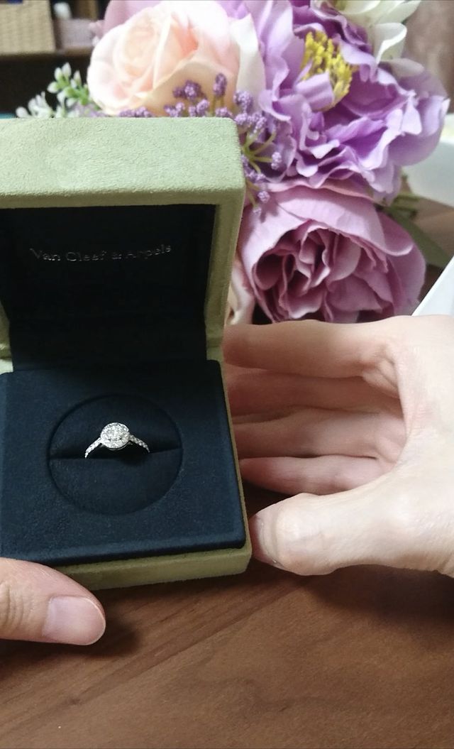 購入後に、自分の手元に届いた、
ぴったりサイズの指輪。