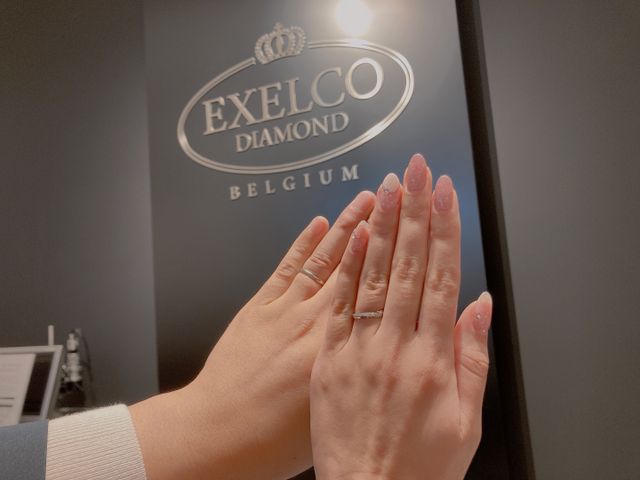 購入時に撮影した物です。サイズは8.5(写真右)です。