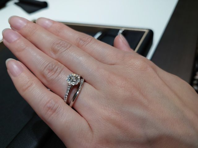 婚約指輪と結婚指輪の重ね付け