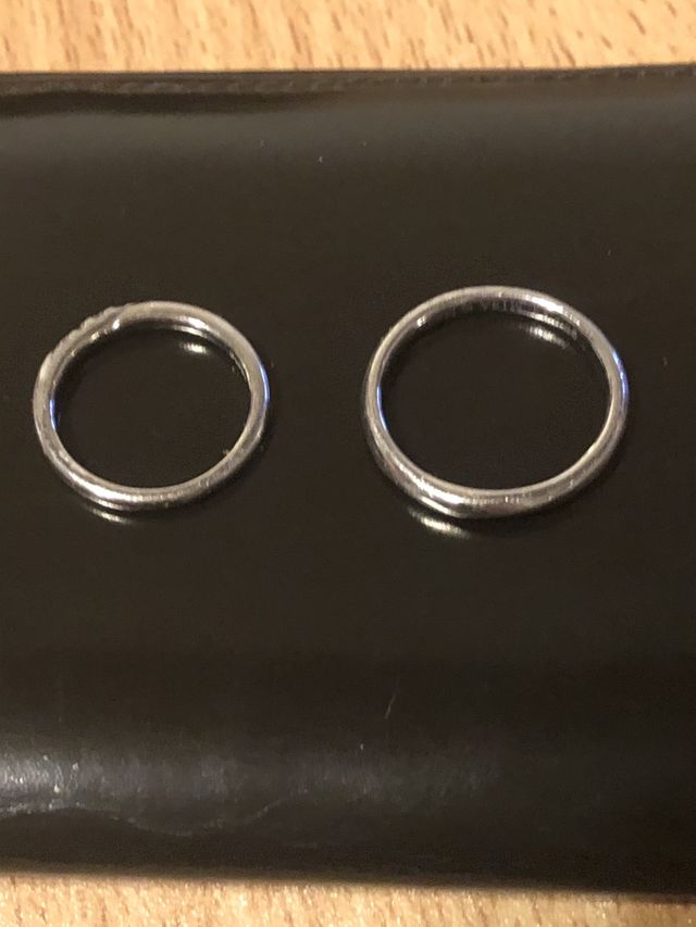 結婚指輪として購入しました。
ちなみに夫婦共に再婚です。