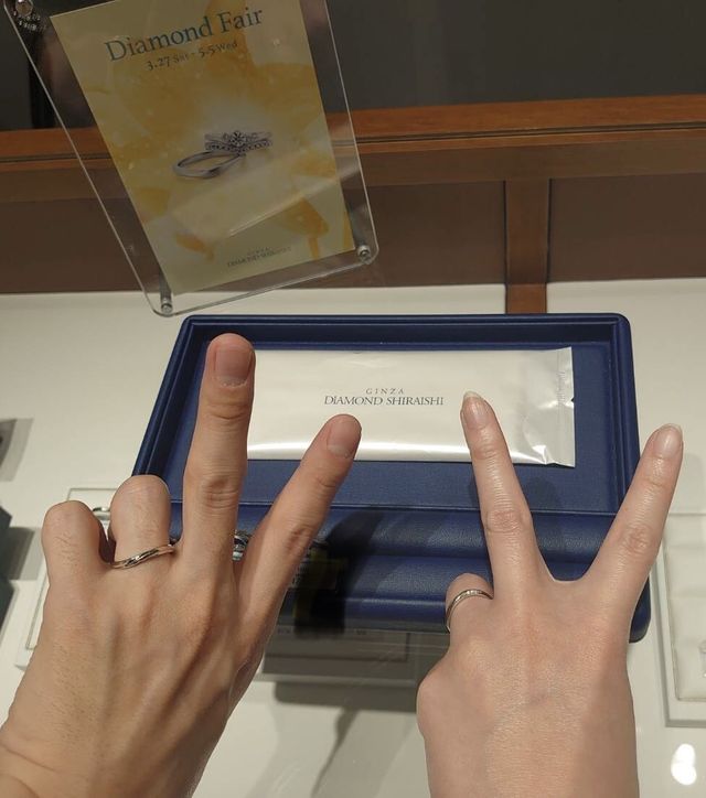 ウェーブ感と女性側のさり気ないダイヤが良かった