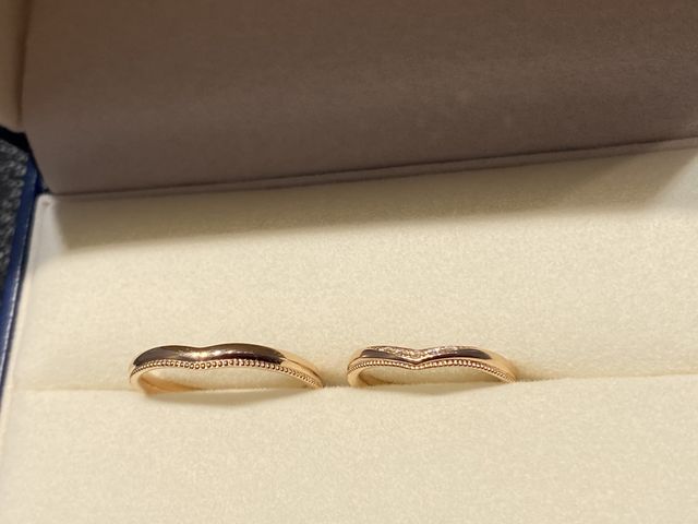 K18ピンクゴールドにしました。
とても可愛く上品です。