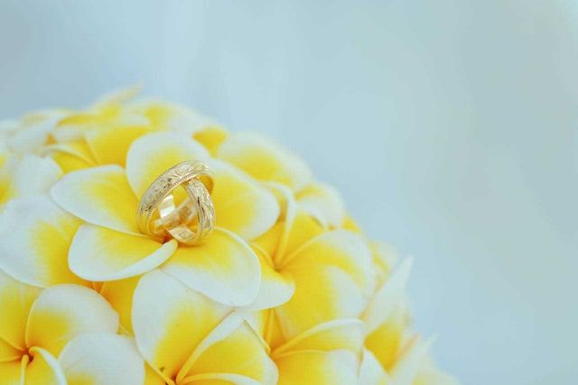 結婚式の時に使用したブーケと共に。