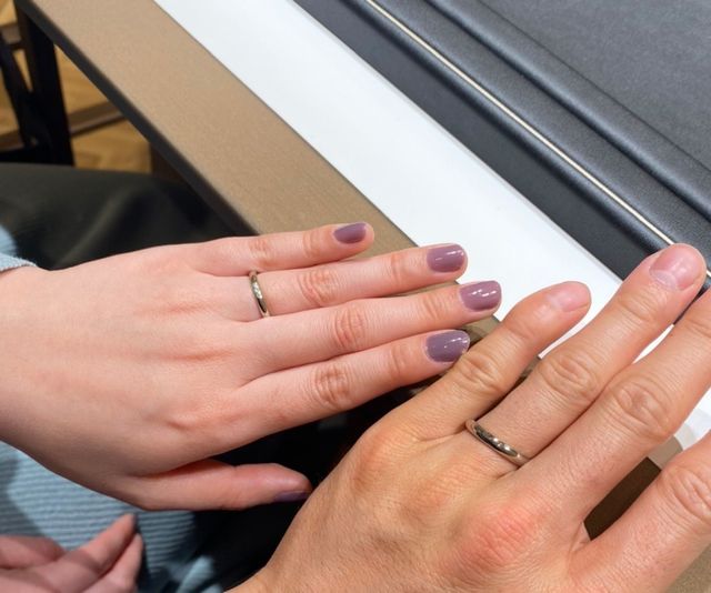 シンプルなデザインにキラキラダイヤモンドが気に入りました。