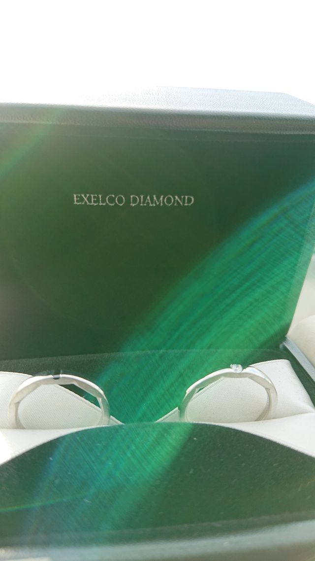 シンプルだけど横か見たら、雲形で可愛く、個性的です