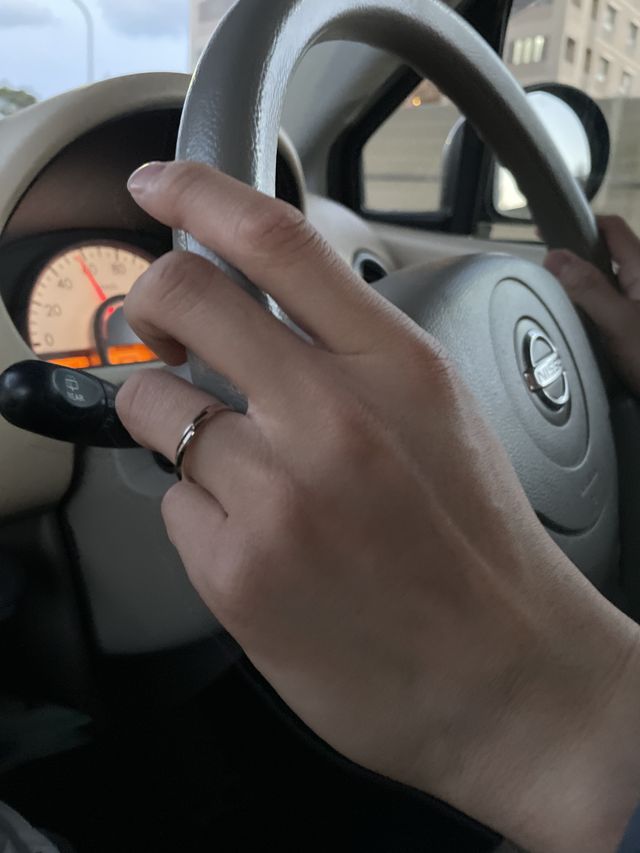 ヘラクレスを購入。デザイン性がよく、重厚感があり満足です。