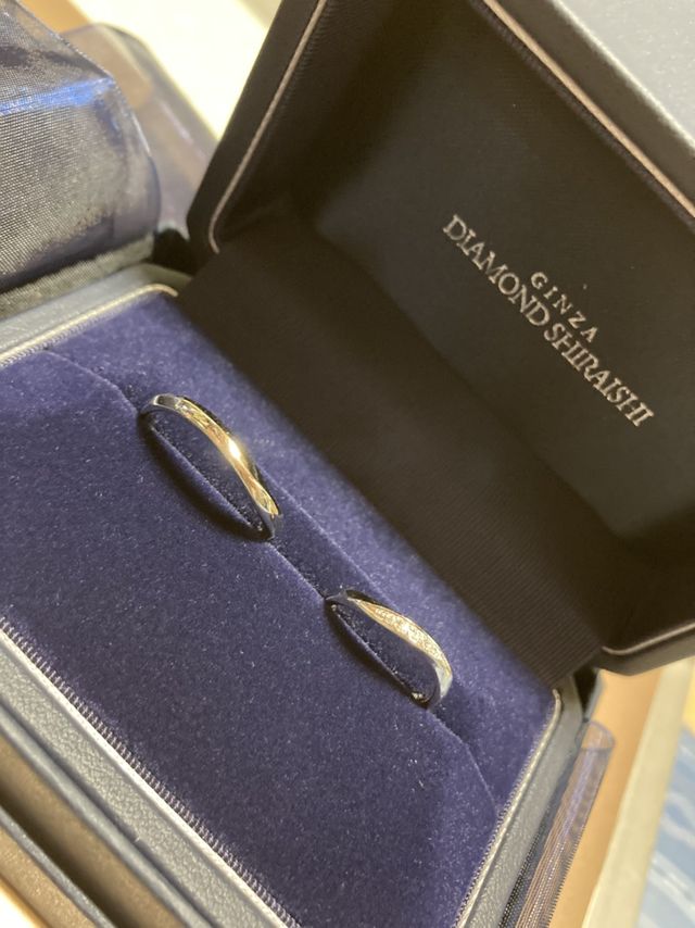 同じデザインの指輪を選んで購入しました。