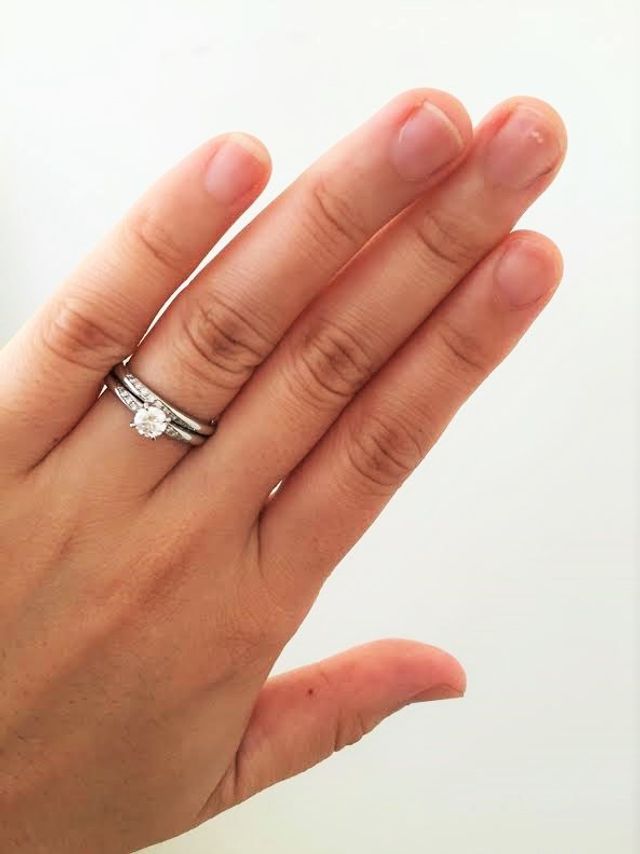 セットなので、重ねてつけてもステキです。