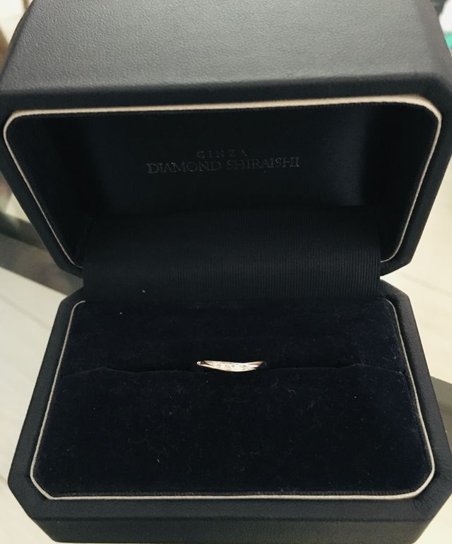 ウェーブのデザインで指がすっきり見えます！