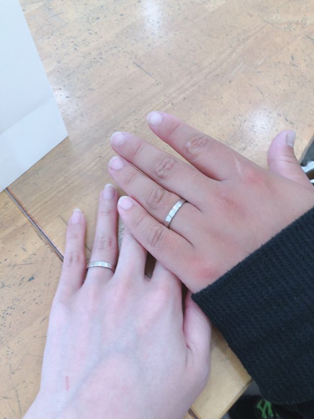 ついぶ東京工房さんで夫婦二人で手作りした結婚指輪です。