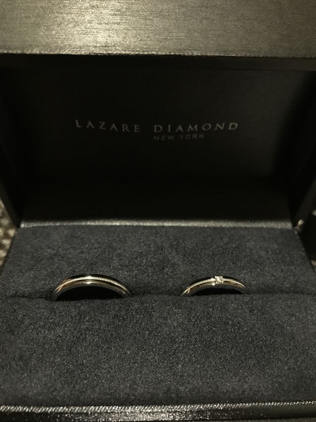 色々と試着してミル加工の指輪にしました！