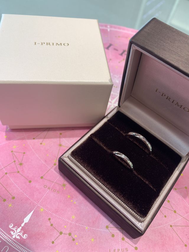 シンプルだけど、自分たちの指に似合うデザインでした！