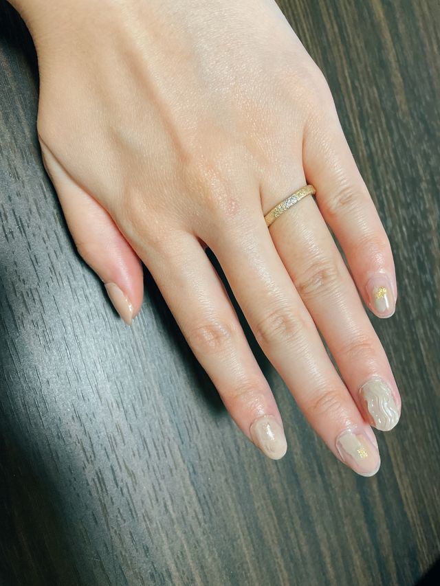 ホワイトゴールドベースにブラックゴールドを入れました。