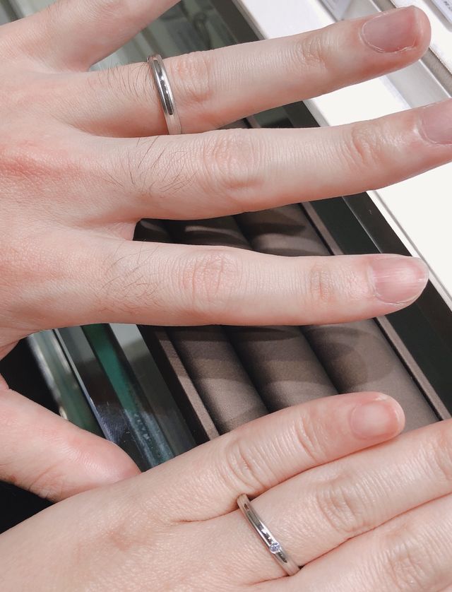 ストレートの指輪を試着しました。