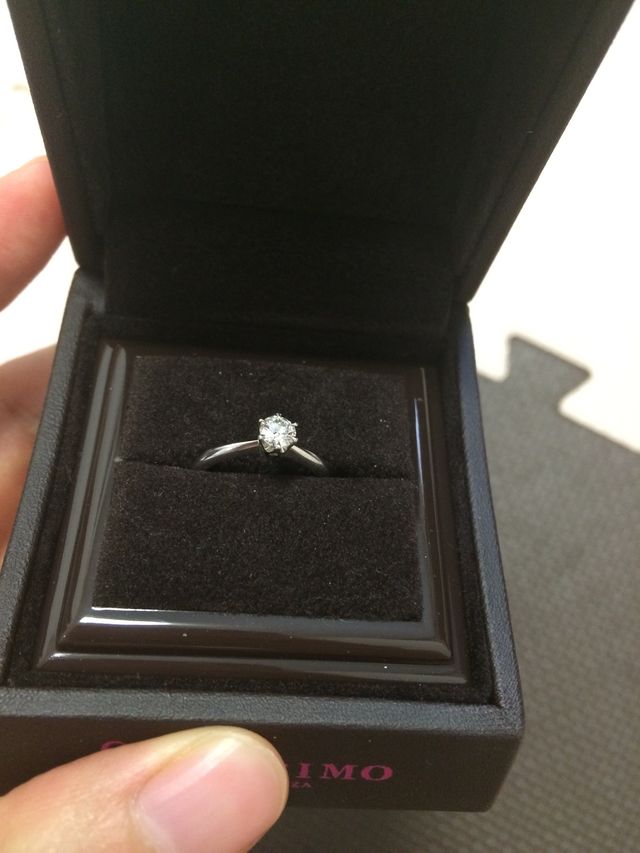 ダイヤのエンゲージリング。