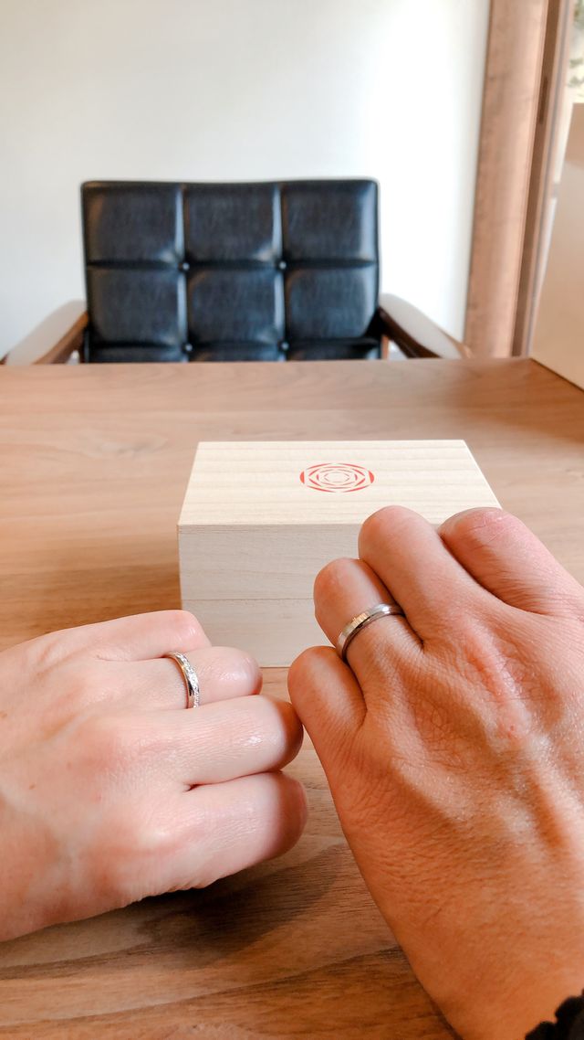 とても素敵なデザインの指輪で気に入りました。