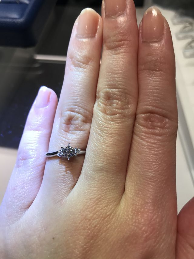 ダイヤモンドの質(4C)は最高ランクにしました。