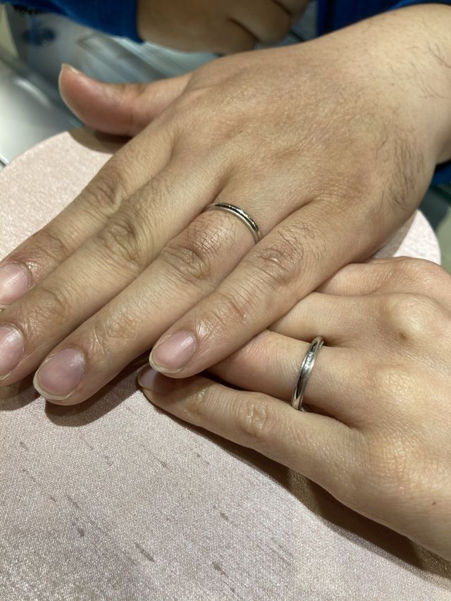 デザイン決定時の2人の試着写真