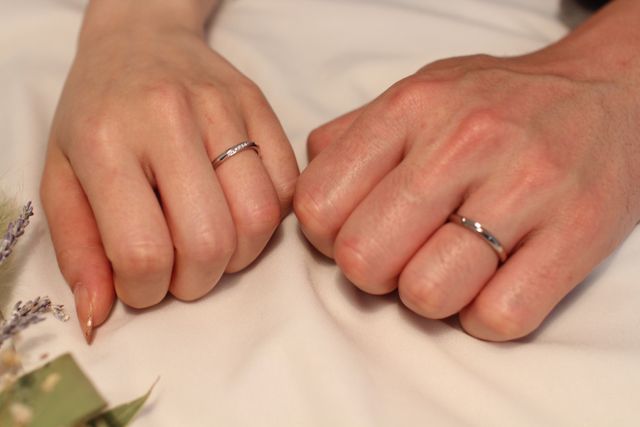 指輪が出来上がり、アツタで撮っていただきました。