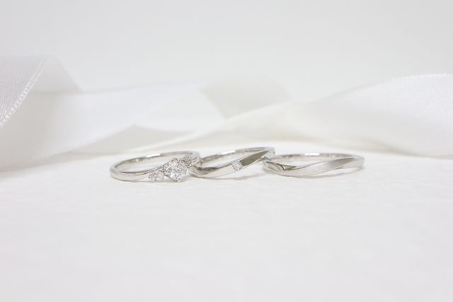 細目のウェーブラインで指馴染みの良いものです!!