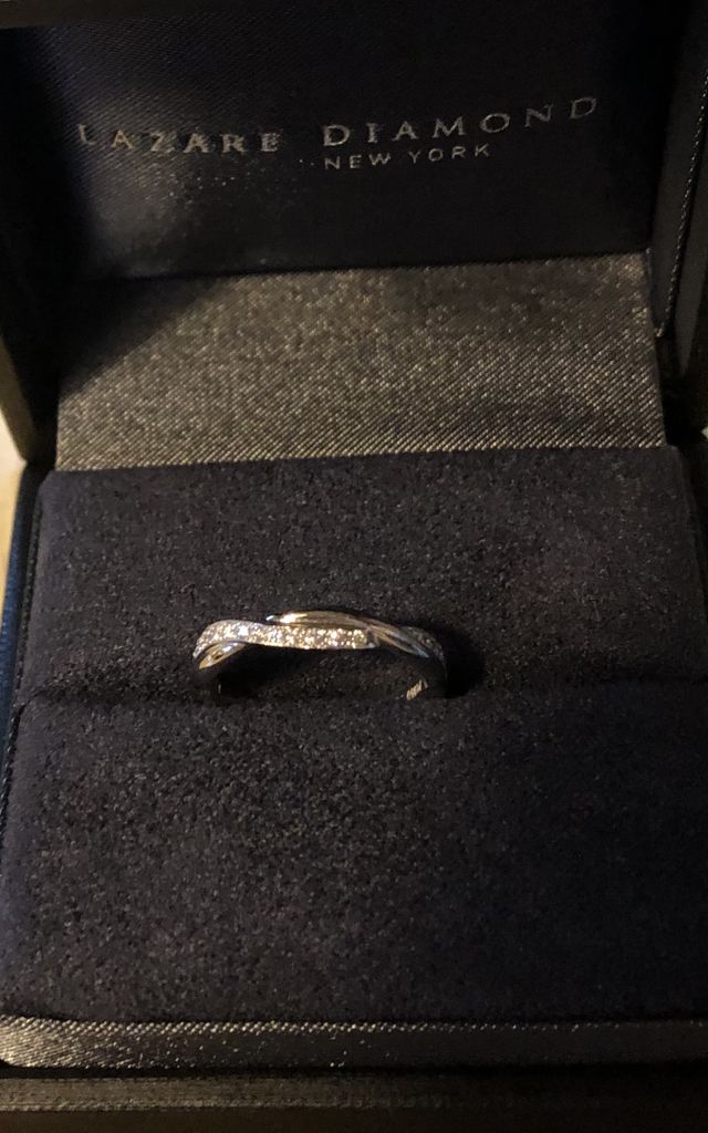 シンプルなのに華やかで付け心地もとても良いです。