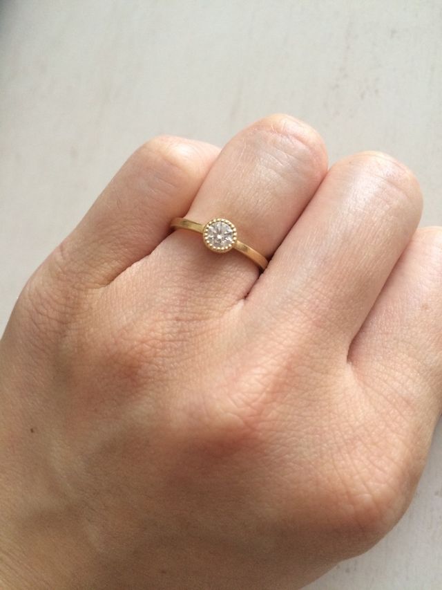 マットなゴールドにしました。