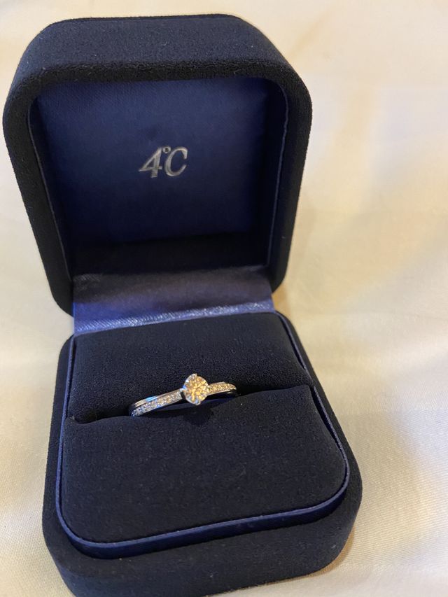 4℃ 婚約指輪
