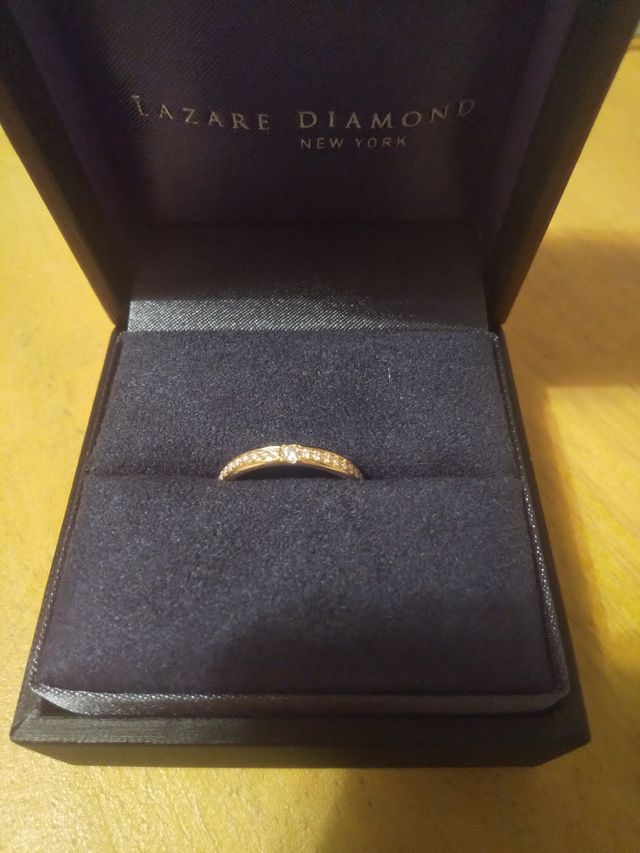 外箱もケースもシックで素敵です。
