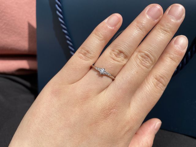 受け取り後に、外で撮影しました。