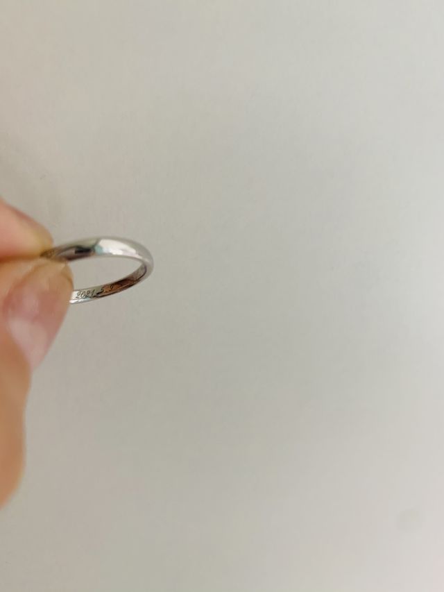 内側に入籍日を入れてもらいました。