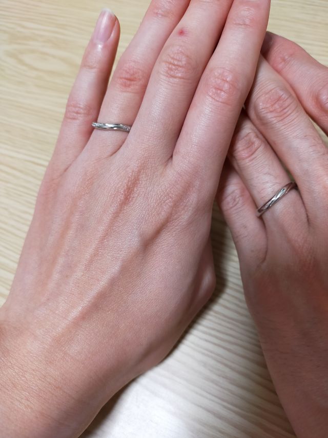 指に対してななめなので、指が長く美しく見えます！