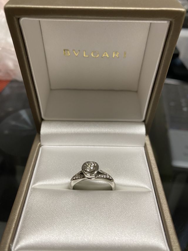 購入してすぐにボックスに入っているところを撮影しました。