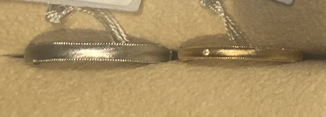 この指輪に2枚目の写真の加工する方向でお話ししました
