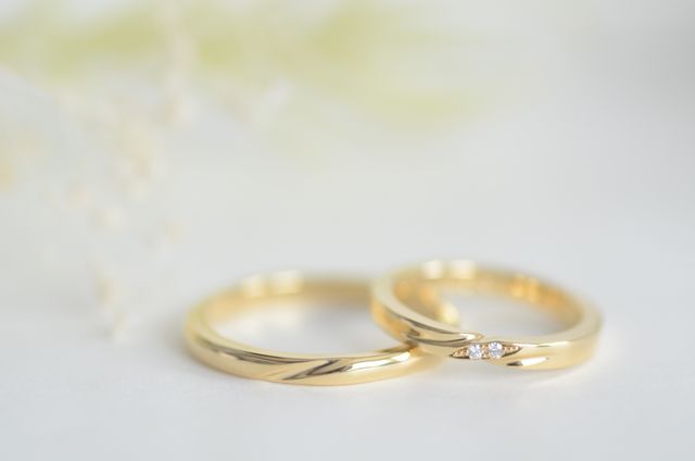 ゴールドリングにシンプルな指輪にしました。