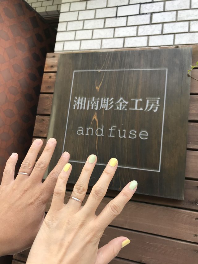 お店の前でとりました