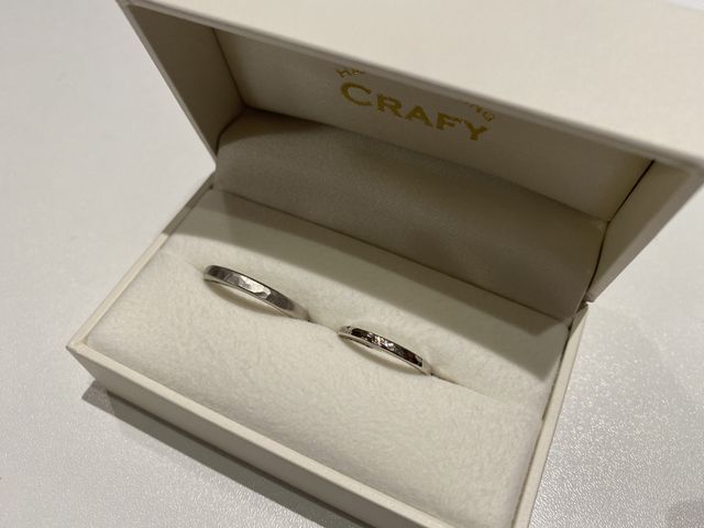 槌目のデザインでお揃いにしました。