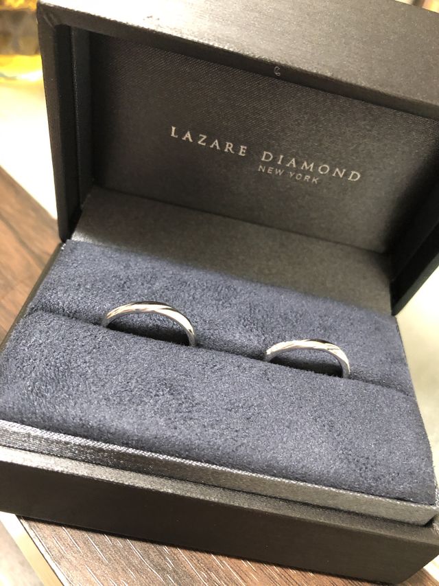 指輪が仕上がり、2人ではめた後に撮影した写真