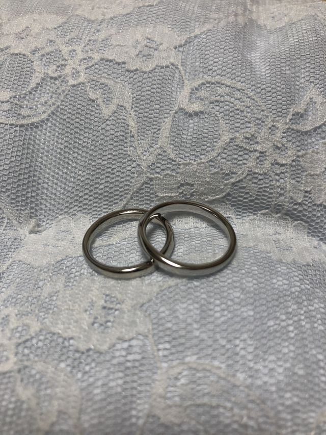 上が新郎、下が新婦